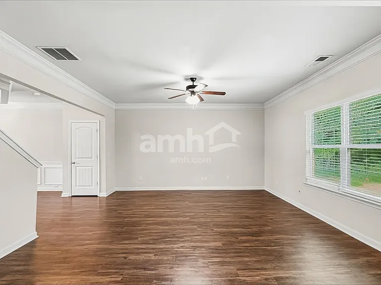 918 Pine Ln — Photo 8