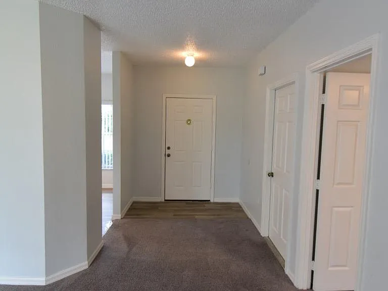 553 Hummingbird Ct — Photo 12
