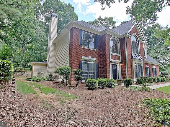 3rd image of 314 Grovewood Ln