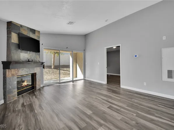 549 Yacht Harbor Dr, Las Vegas, NV 89145