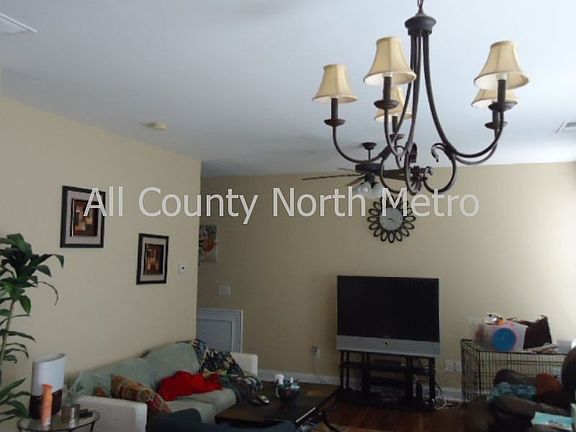 3rd image of 205 Stone Park Dr