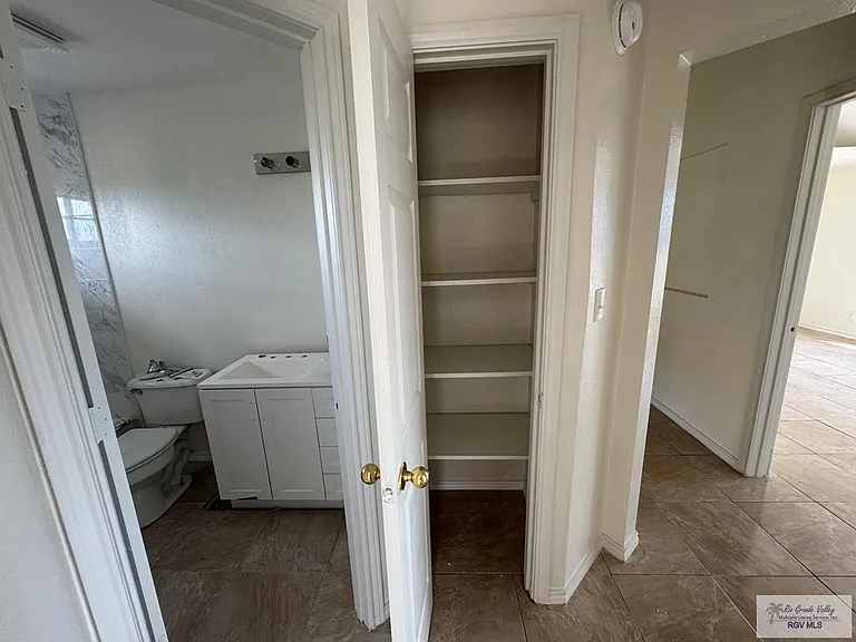 3433 Burgundy Dr — Photo 34