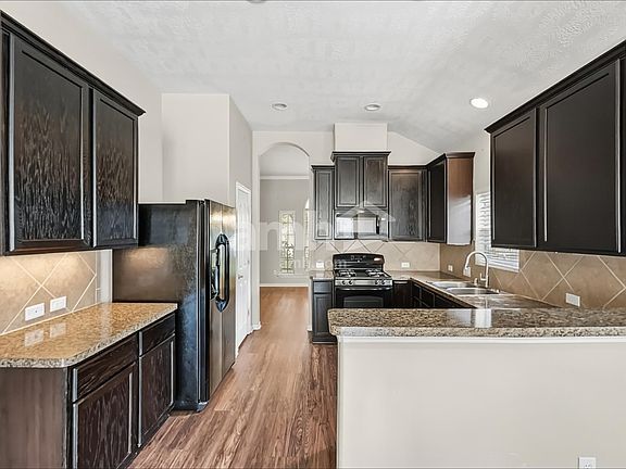 4th image of 28914 Hidden Lake Ct W