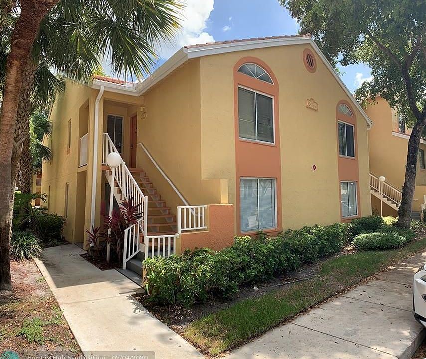 1st image of 926 Coral Club Dr #926
