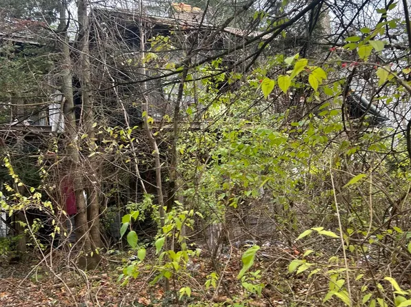 6240 Whiteford Center Rd, Lambertville, MI 48144