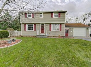 75 Meyerhill Cir W, Rochester, NY 14617