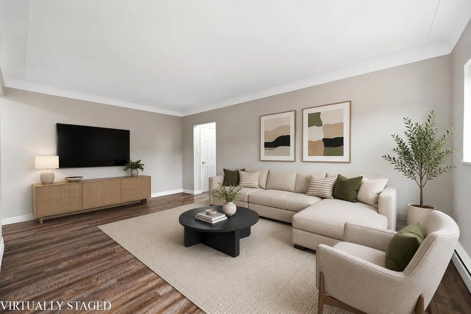 Mericourt Apartments — Photo 2