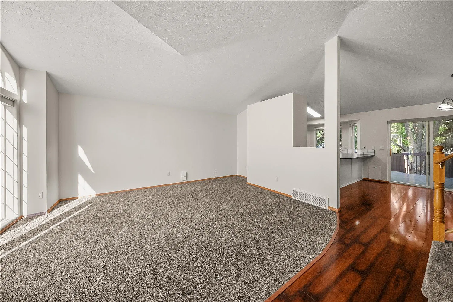 4 bed, 2452 sqft, $3,000 — Photo 3