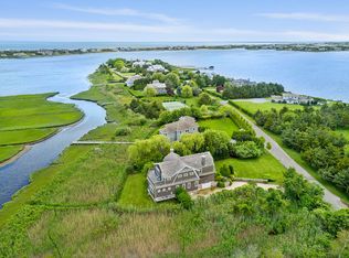 24 Meadow Ln, Quogue, NY 11959