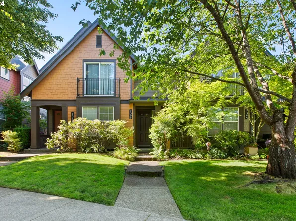 7308 NE Stonewater St, Hillsboro, OR 97124