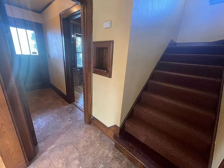 414 N 19th Ave E — Photo 9