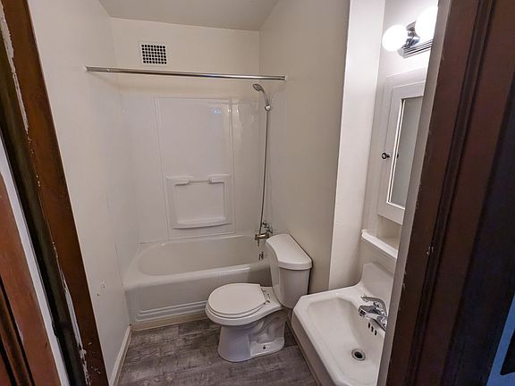 5th image of 237 1/2 E Front St #A