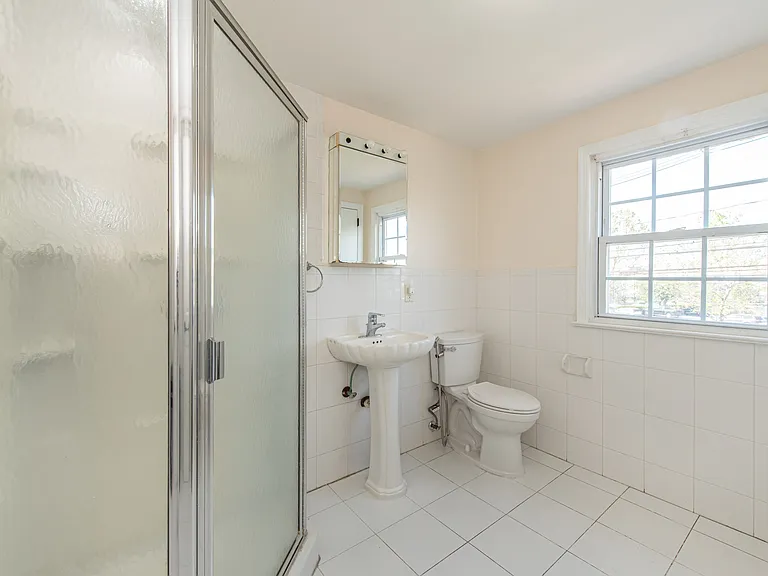 42 W Spring Valley Ave — Photo 18