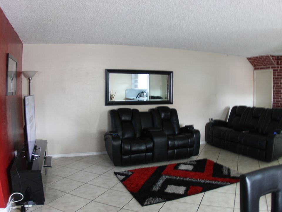 Fla Room 20X20