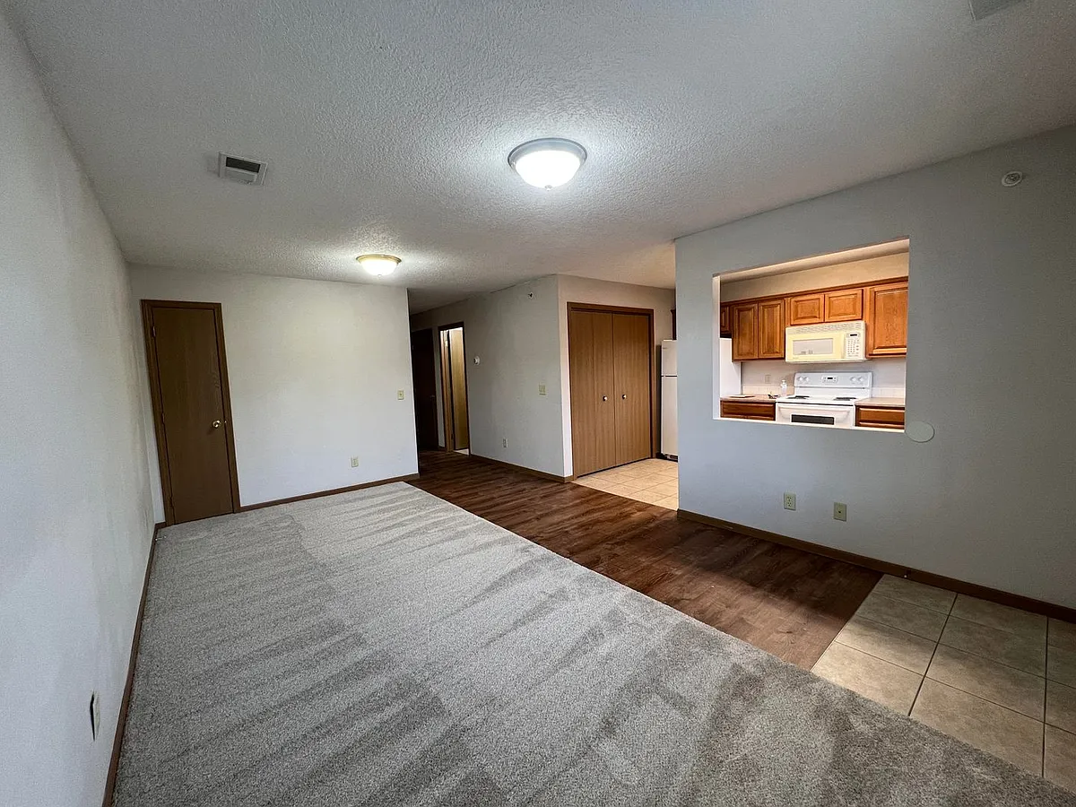 Photo 2 of 14 - 1105 Ratone St #11 - Manhattan, KS Building Photo - 1105 Ratone St #11