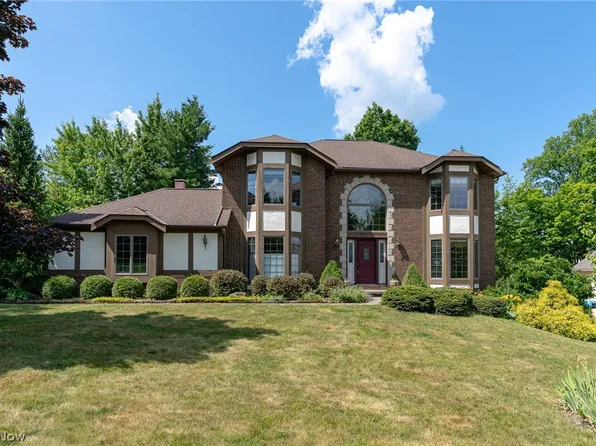 7555 Andover Ln, North Royalton, OH 44133