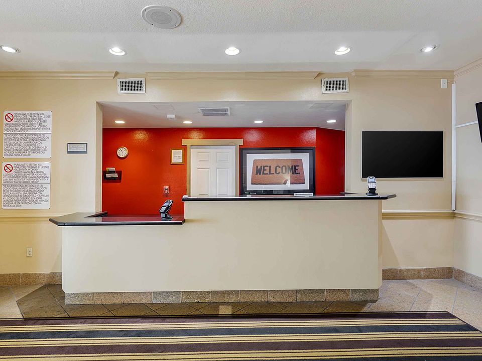 Lobby and Guest Check-in