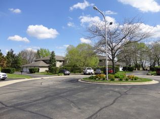 355 Loyola Dr APT B, Elgin, IL 60123