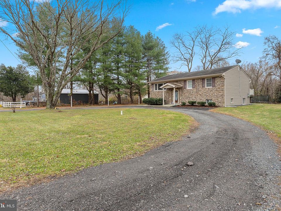 1st image of 411 W McKendree Rd