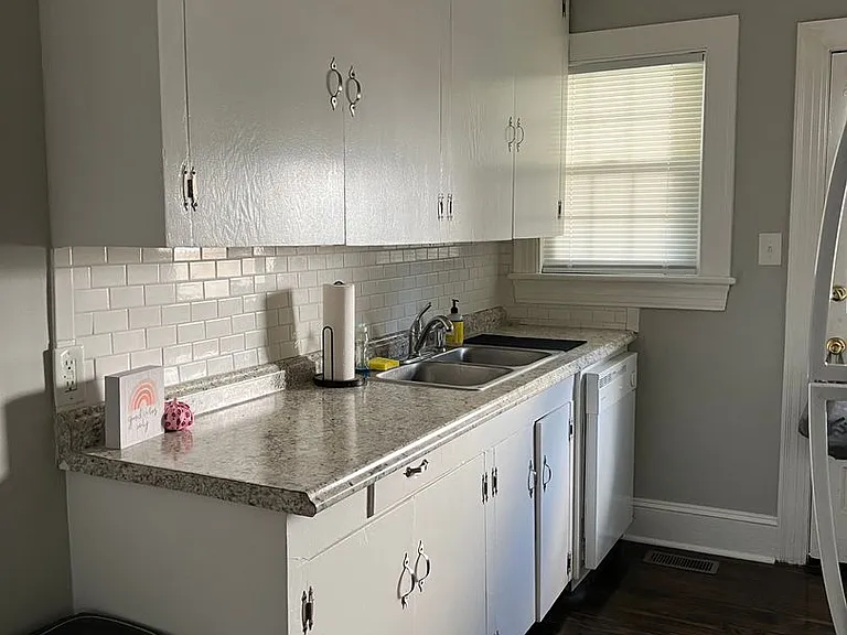 415 Ash St — Photo 23