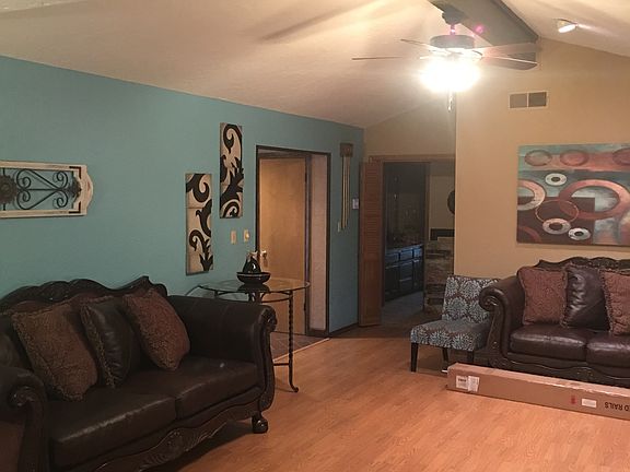 2nd image of 716 Rosewood St