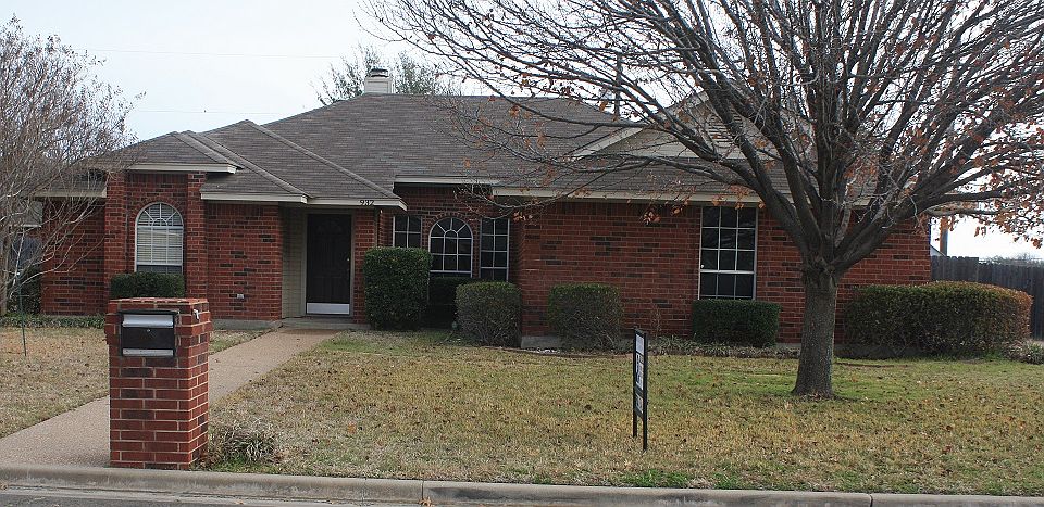 1st image of 932 Eagles Nest Dr