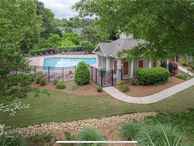1752 Breyerton Dr — Photo 31