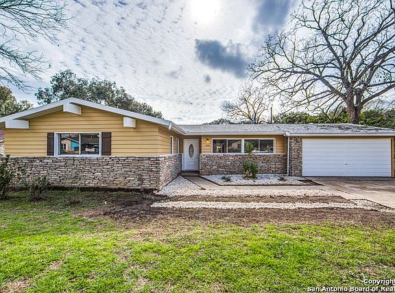 2nd image of 3018 Briarfield Dr