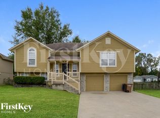 1609 Tyler Dr, Raymore, MO 64083
