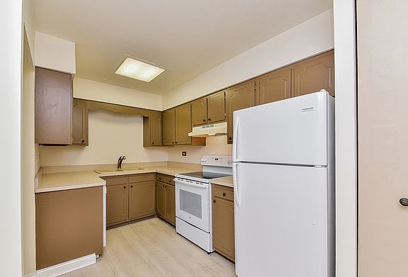 5th image of 3915 Saratoga Ave