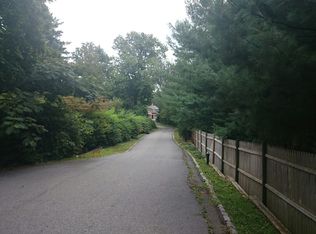 682 Hammond St, Brookline, MA 02467