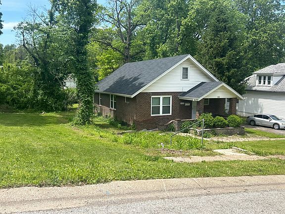 3rd image of 3715 Sylvan Pl