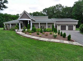 142 Mystery Farms Dr, Cranston, RI 02921