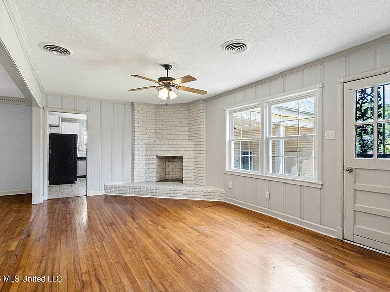 8846 Millbranch Rd — Photo 11
