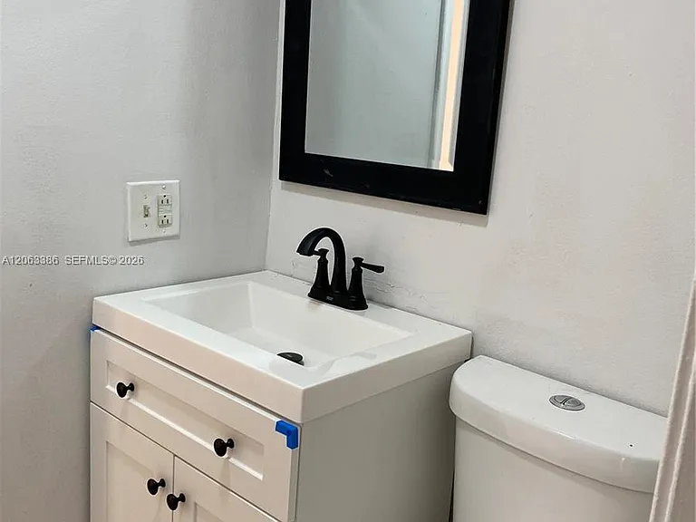 556 NW 114th Ave #203 — Photo 6