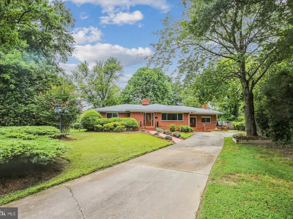 7020 Jube Ct, Alexandria, VA 22307