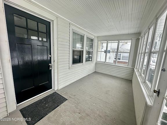 3rd image of 3651 Leybourn Ave