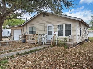 613 N Duval St, Mathis, TX 78368
