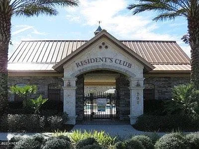 3 bed, 2.5 bath, 1468 sqft, $1,800 — Photo 2