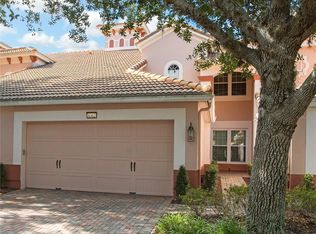 8302 Riverdale Ln, Davenport, FL 33896