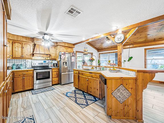 3rd image of 4505 El Dorado Way