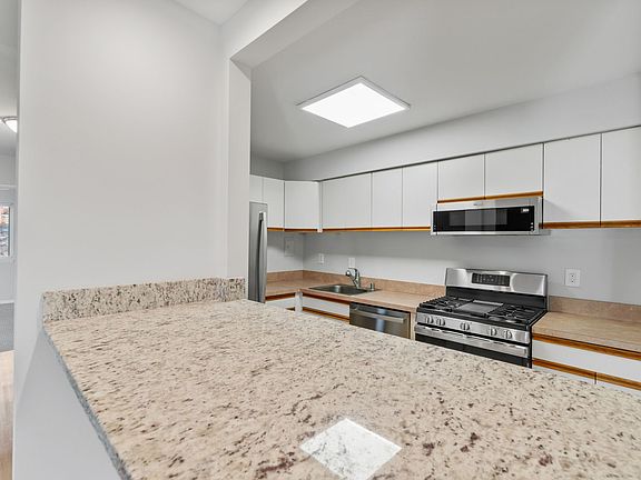 5th image of 208 Victor Pkwy APT A