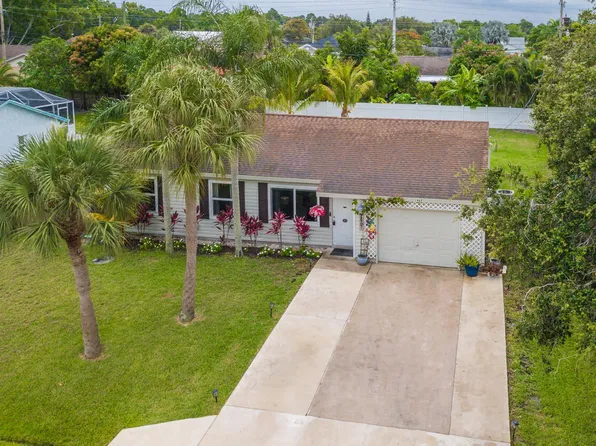 1967 SE Dranson Circle, Port St Lucie, FL 34952