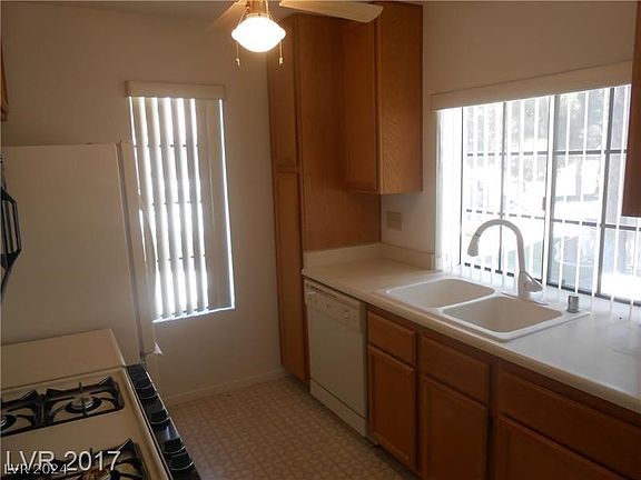 4th image of 4724 Nara Vista Way Unit 202