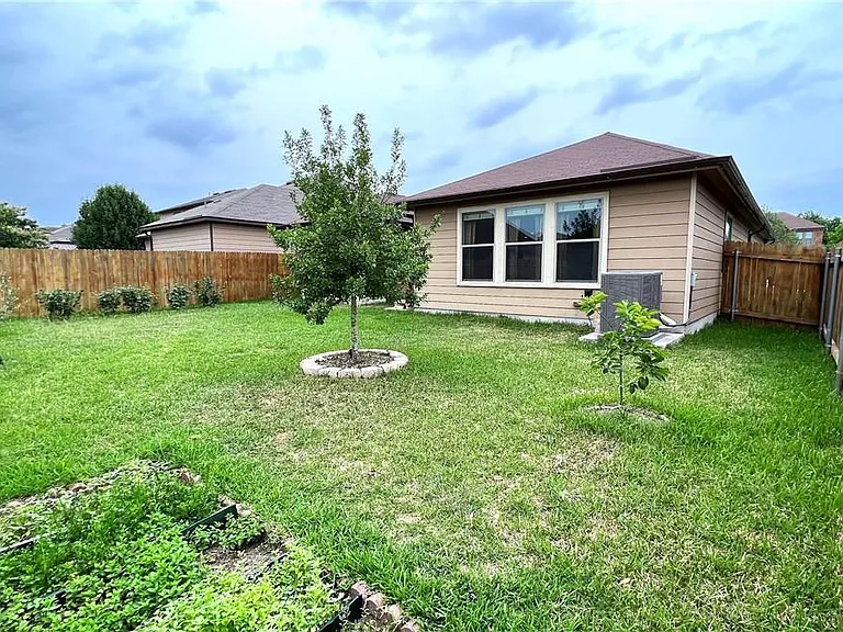 813 Oatmeal Dr — Photo 15