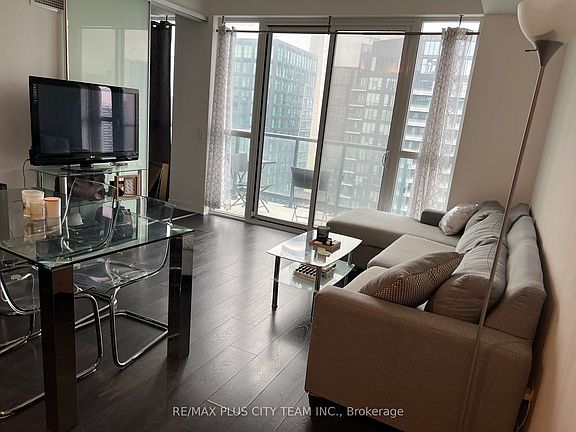3rd image of 87 Peter St #4613