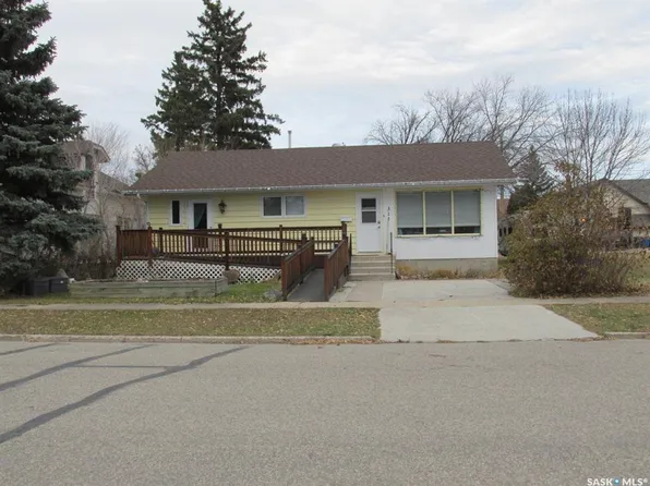 311 1st STREET W, Nipawin, SK S0E 1E0