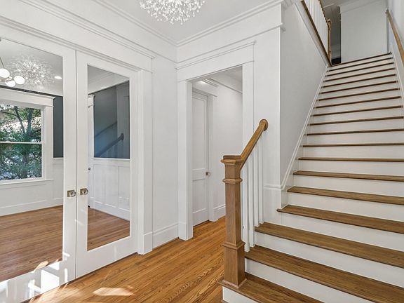 3rd image of 709 Ridge St