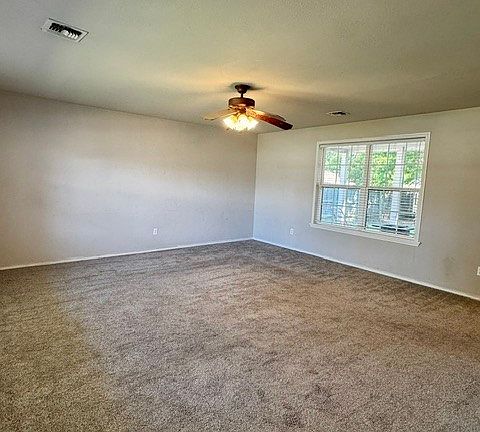 4th image of 1005 W 21st St