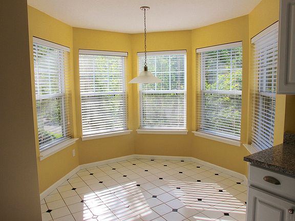 4th image of 46 Mystic Dr #46
